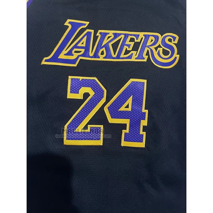 Maglia
 Kobe Bryant NO 24 Bambino
 Los Angeles Lakers Earned 2021-22 Nero

